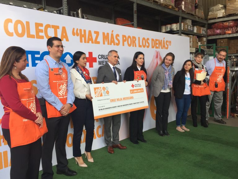 The Home Depot hace entrega del donativo de su  Colecta Haz Más Por Los Demás