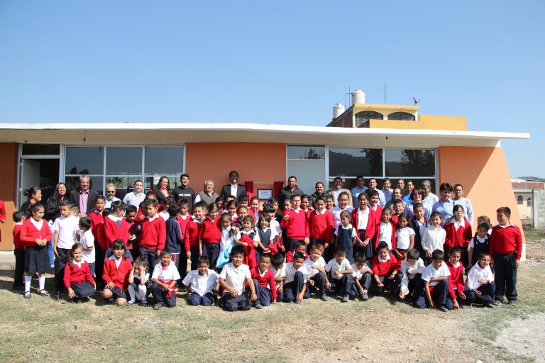Construyen nueva aula en la escuela comunitaria El Fresno