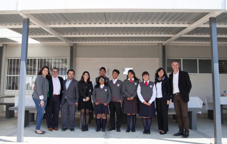 Padres de familia y Volkswagen Financial Services se unen a beneficio de estudiantes