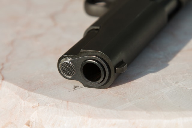 Walmart quiere que su venta de armas sea responsable y modificó sus políticas de venta.