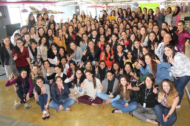 Volaris celebra el Día de la Mujer  y rinde homenaje al valor que aportan a la compañía