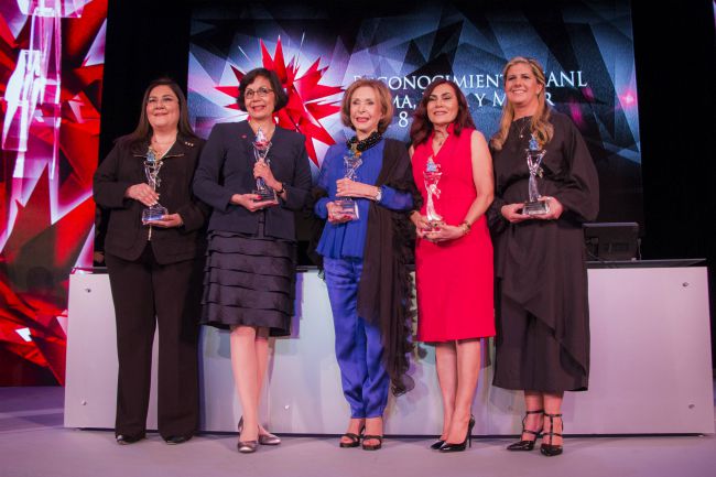 Reconocimiento UANL Flama, Vida y Mujer 2018 premia a mujeres líderes