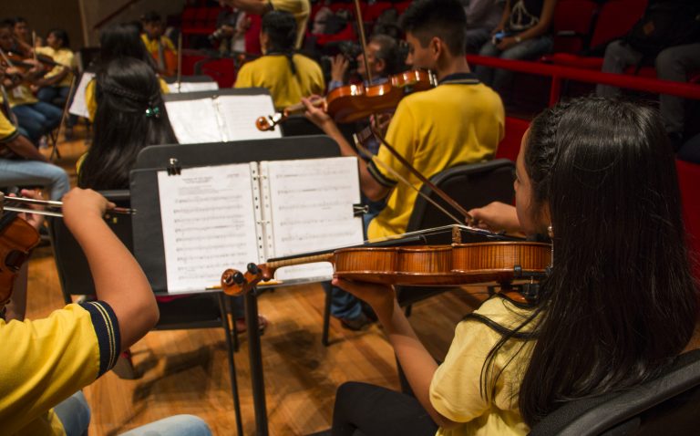 La música une a México y Francia