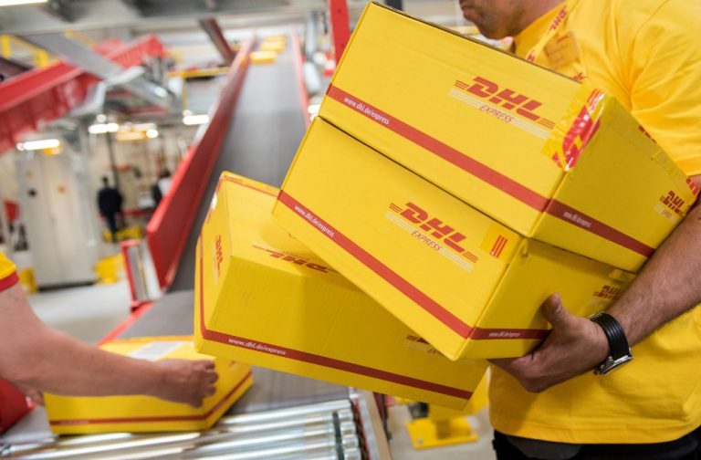 DHL distribuirá paquetes en autos eléctricos