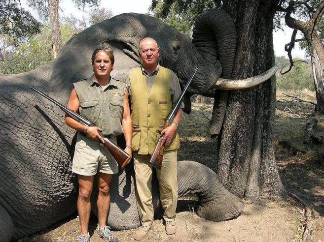 Juan Carlos I caza elefantes