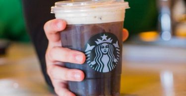 Starbucks le dice adiós a los popotes para 2020