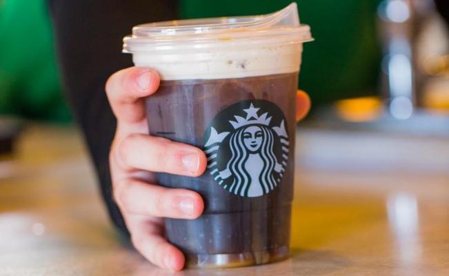 Starbucks le dice adiós a los popotes para 2020