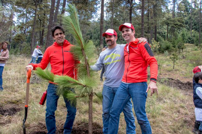 hsbc reforesta, hsbc reforestacion familiar 2018, hsbc, sustentabilidad de hsbc, rse de hsbc, miguel laporta, nuno matos, director general de hsbc mexico, hsbc mexico, responsabilidad social hsbc, bancos sustentables, nevado de toluca, ejido loma alta, reforestamos mexico, programa bosques urbanos hsbc, reforestacion en el nevado de toluca