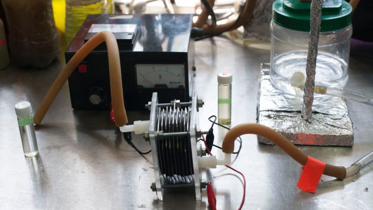 Combustible limpio con agua contaminada: proyecto de estudiantes IPN