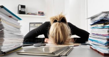 La causa del estrés laboral puede ser el tamaño de tu lugar de trabajo