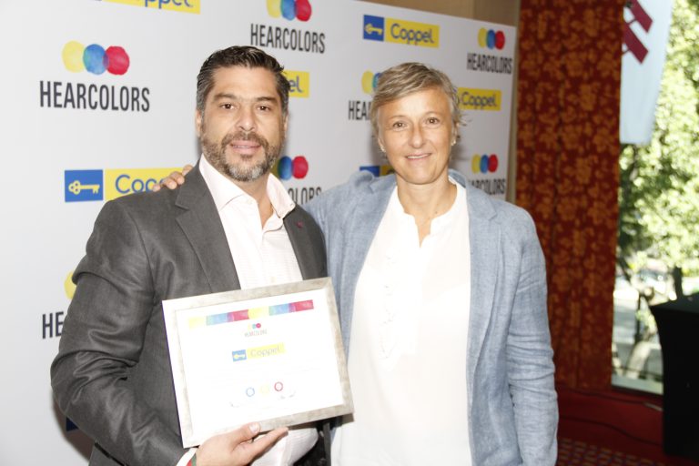 Recibe Coppel Distintivo de Accesibilidad Web por parte de HearColors