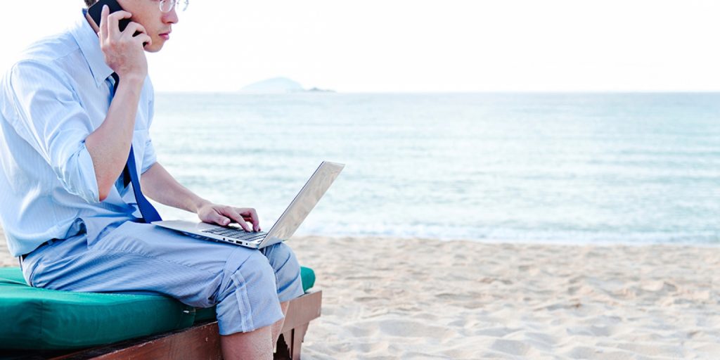 Responder correos laborales en vacaciones