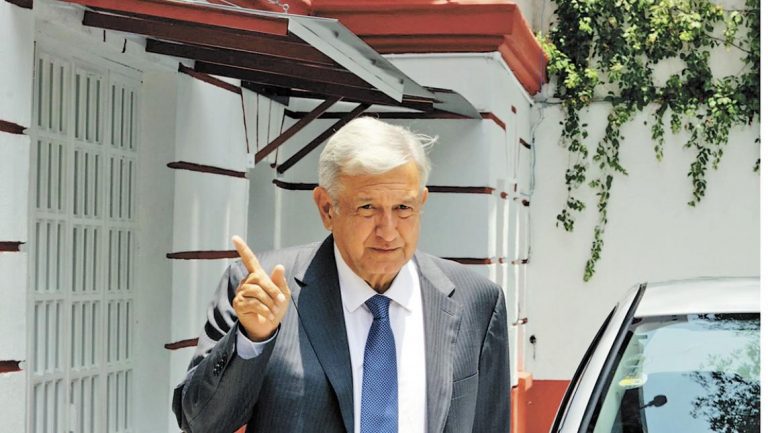 Reitera López Obrador que se dejará de vender petróleo al extranjero