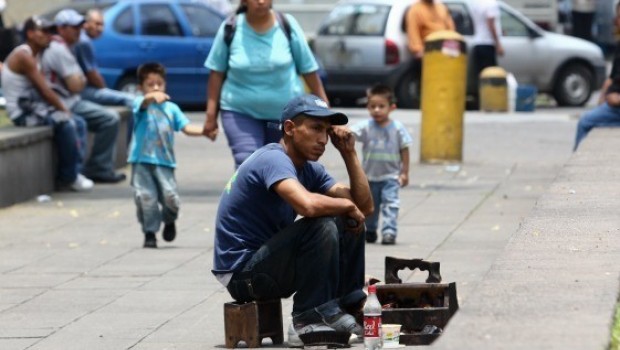 Pobreza laboral: Qué es y por qué afecta a 53% de jóvenes mexicanos