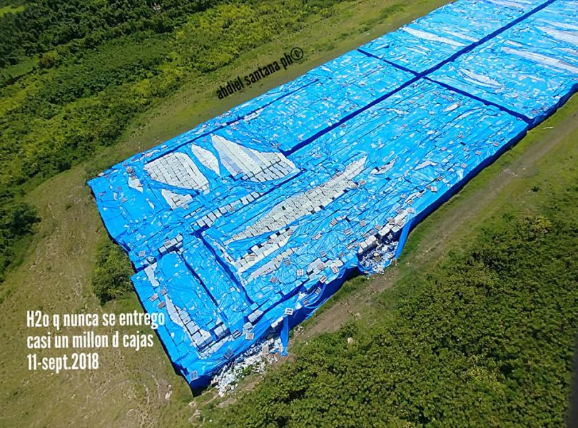 Abandonan botellas de agua en Puerto Rico, nadie se hace responsable