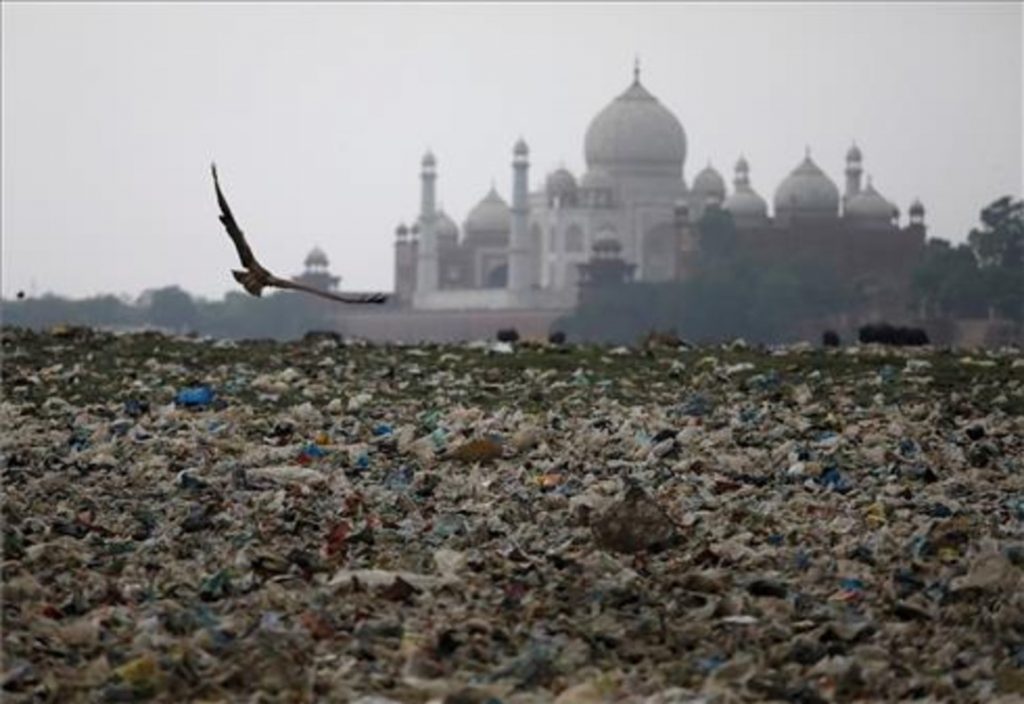 El Taj Mahal de deteriora, ¿quién es el culpable?
