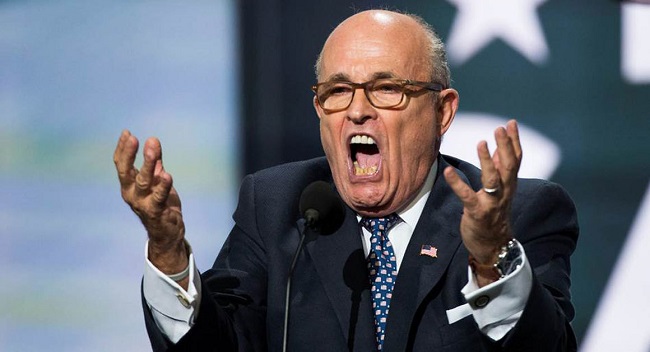 Rudy Giuliani a los asesores de Trump