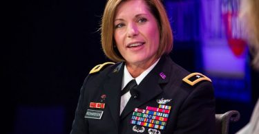 Comando más grande del ejército lidereado por una mujer
