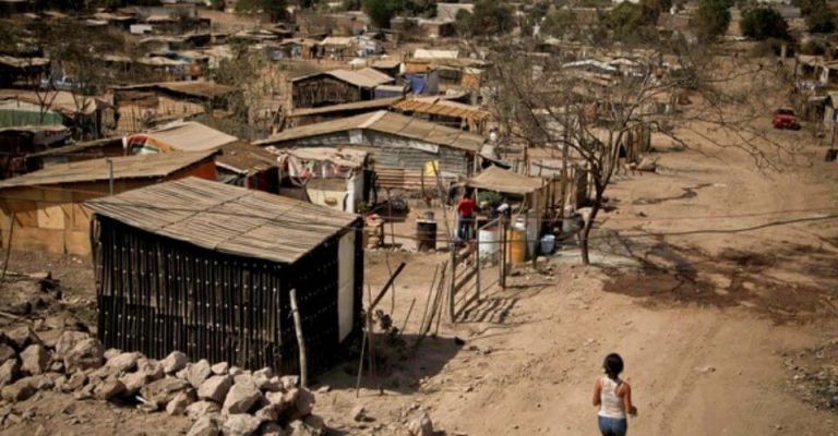 Dejan la pobreza casi 3 millones con Peña Nieto: Coneval