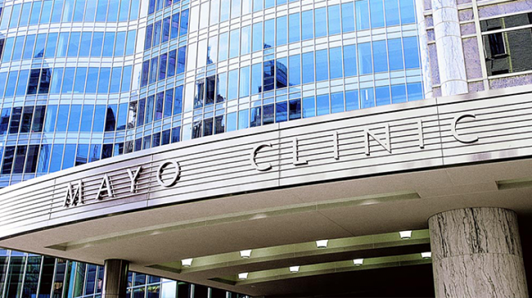 Escuela de Medicina de Mayo Clinic recibe la mayor donación de su historia