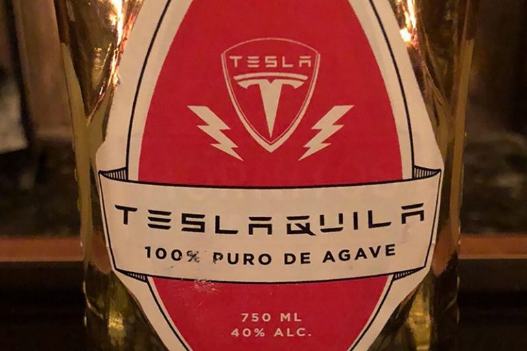 Teslaquila: Elon Musk hace enojar a tequileros mexicanos