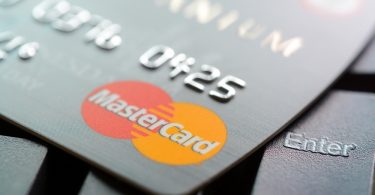 Mastercard pondrá un freno al cobro automático