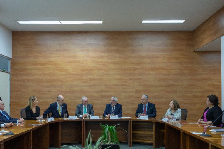 La UNAM y el Centro Médico ABC se unen para formar mejores profesionales de la salud