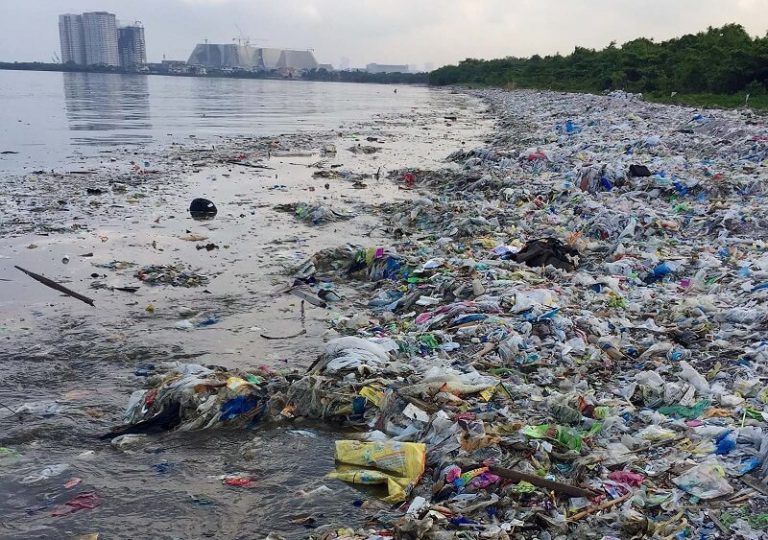 Impactos de los esfuerzos para abordar los residuos plásticos