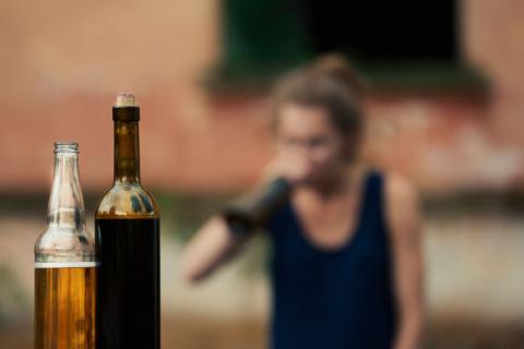Alcohol en exceso; cada vez más personas consumen