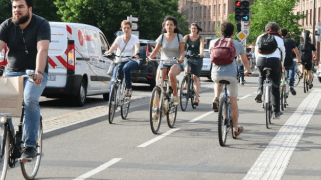 Conocida como la ciudad con más bicicletas en Francia, Estrasburgo tiene una nueva estrategia de bicis que agregará nuevas autopistas para bicicletas en los suburbios cercanos y animará a nuevos usuarios.