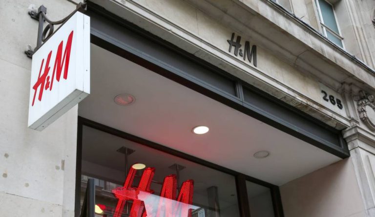 H&M suspende compras de cuero a Brasil