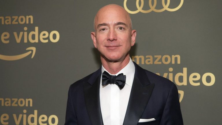 Lucha corporativa: Jeff Bezos se compromete a liderear acciones vs crisis climática