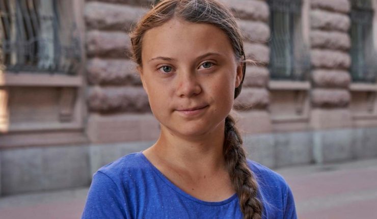 Políticos y CEO simulan actuar contra el cambio climático: Thunberg