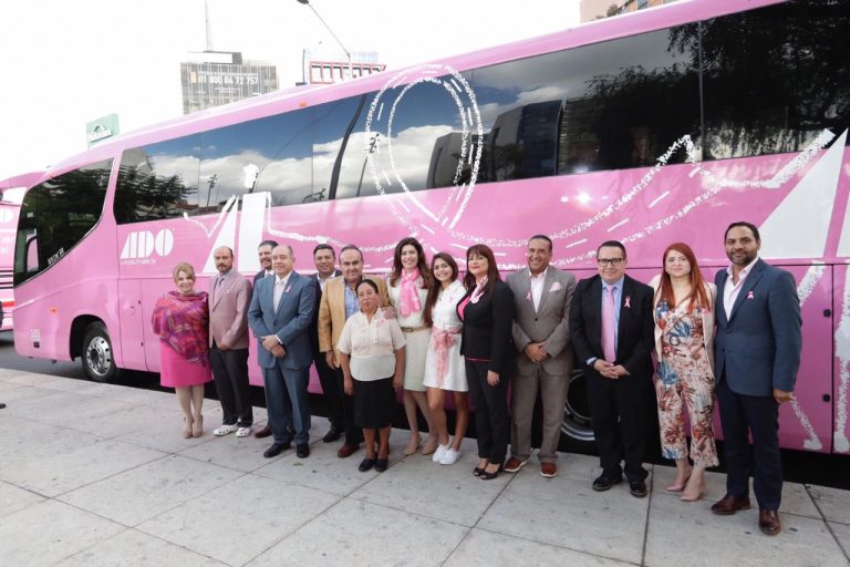 Ofrece Caravana Rosa ADO 1,400 mastografías gratuitas