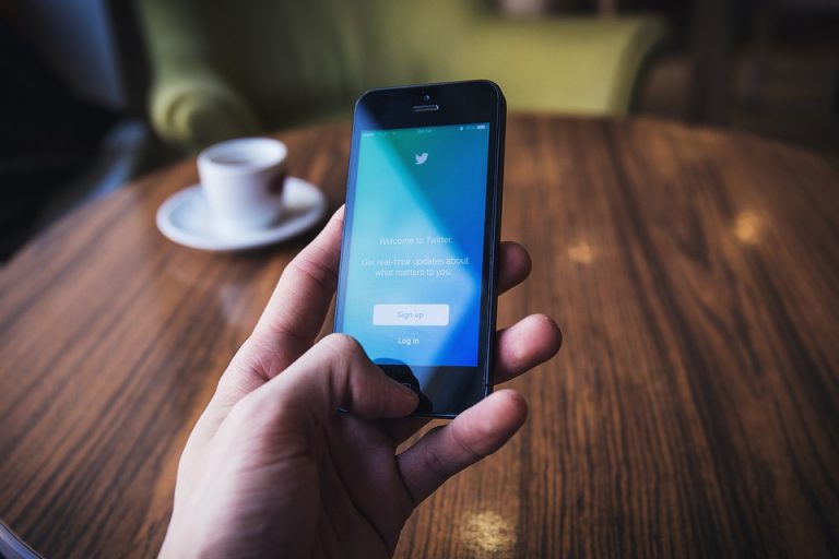 Por qué Twitter prohibió toda la publicidad política en su plataforma