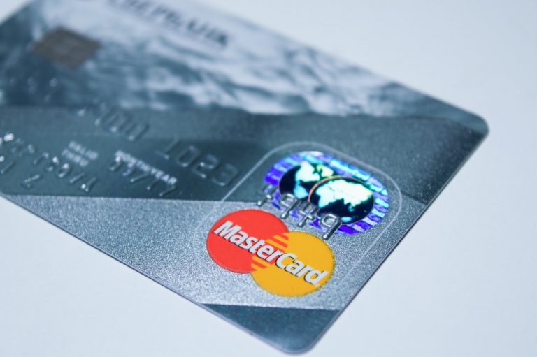 Mastercard lidera esfuerzos por aumentar los límites de las transacciones de pagos