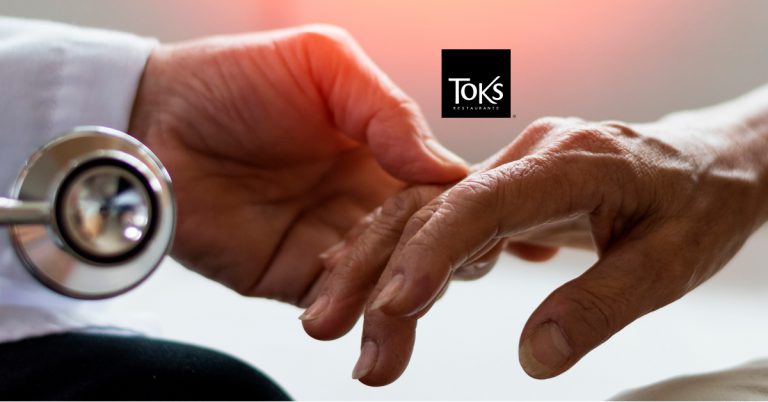 Restaurantes Toks apoya al personal del sector salud otorgando más de 190 mil paquetes de alimentos