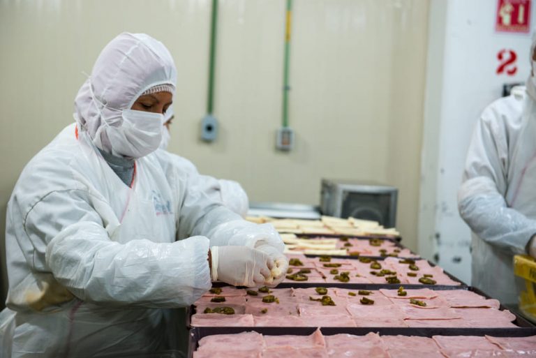 Fortalecen medidas de higiene en comedores y hospitales