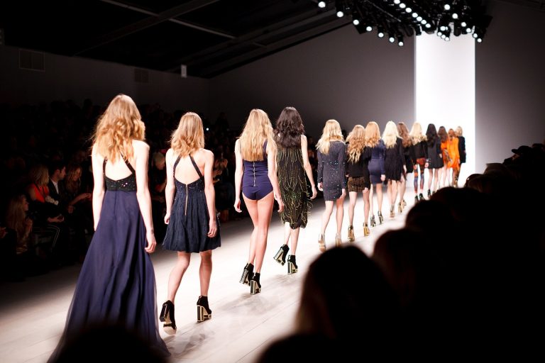 La industria de la moda se enfrenta a una elección: adoptar la sostenibilidad o hundirse