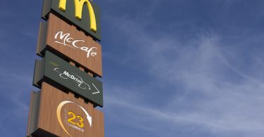 Anuncio.McDonald's colocará en Reino Unido e Irlanda estaciones de recarga para autos eléctricos