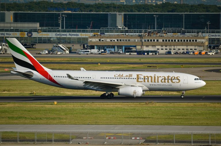 Emirates Airlines te paga hospitalización y hasta funeral si te contagias de COVID-19