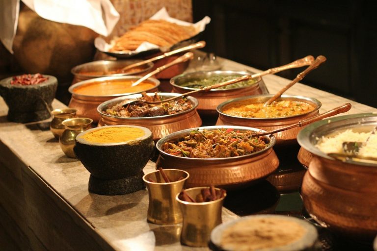 El chef con estrellas Michelín que alimenta a millones en la India