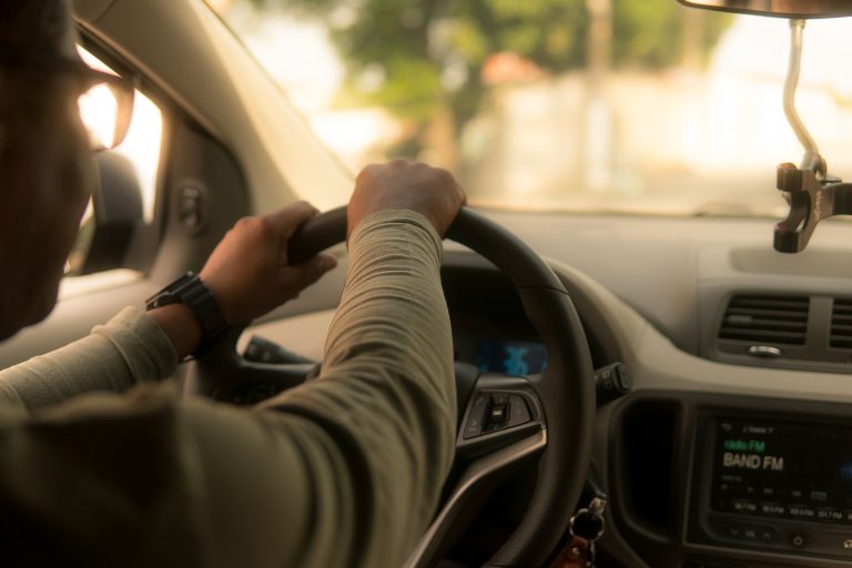 Golpe a la economía colaborativa: California podría obligar a Uber a reclasificar conductores como empleados