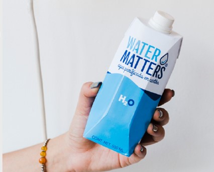 Water Matters, la primera marca de agua mexicana en cartón que cuida al planeta y a los que más lo necesitan