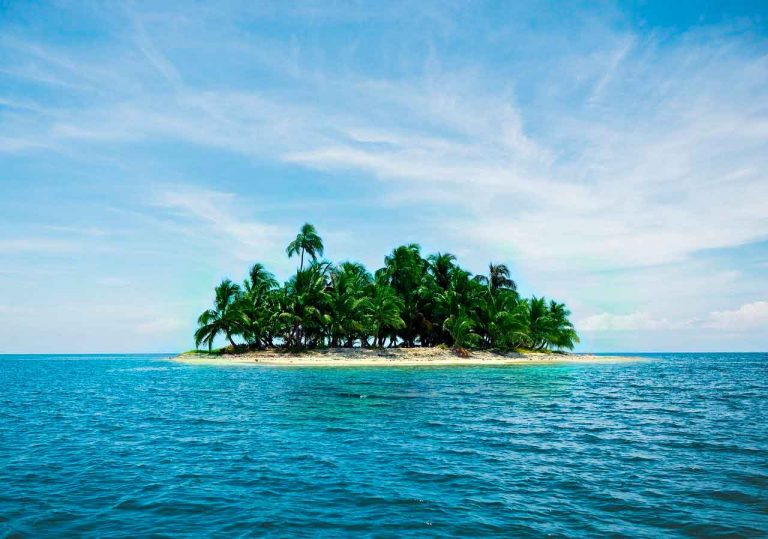 ¡Conque ningún hombre era una isla, eh!… Hacen falta hue…