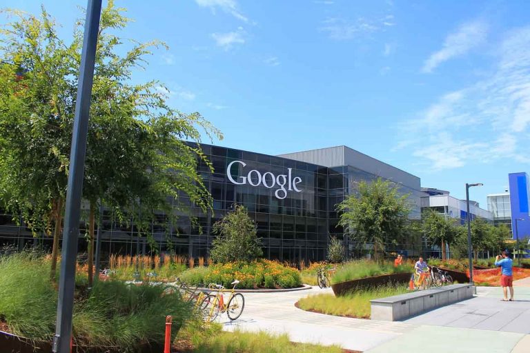 Google vs COVID-19: la empresa transformará oficinas en centros para distribuir la vacuna