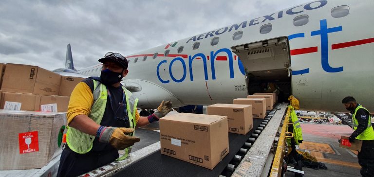 Aeroméxico, P&G y un Kilo de Ayuda se unen para entregar cubrebocas en comunidades rurales