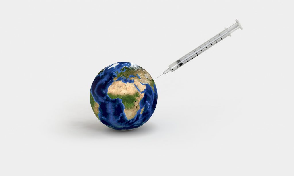Basta de acumular vacunas: Melinda Gates