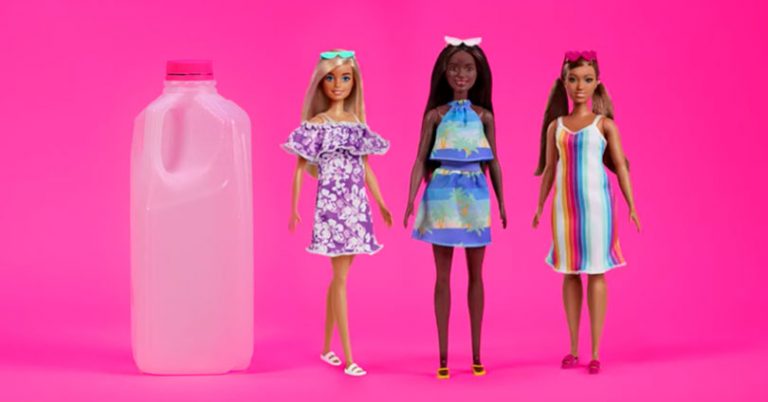 ¡Llega la Barbie hecha de residuos plásticos!