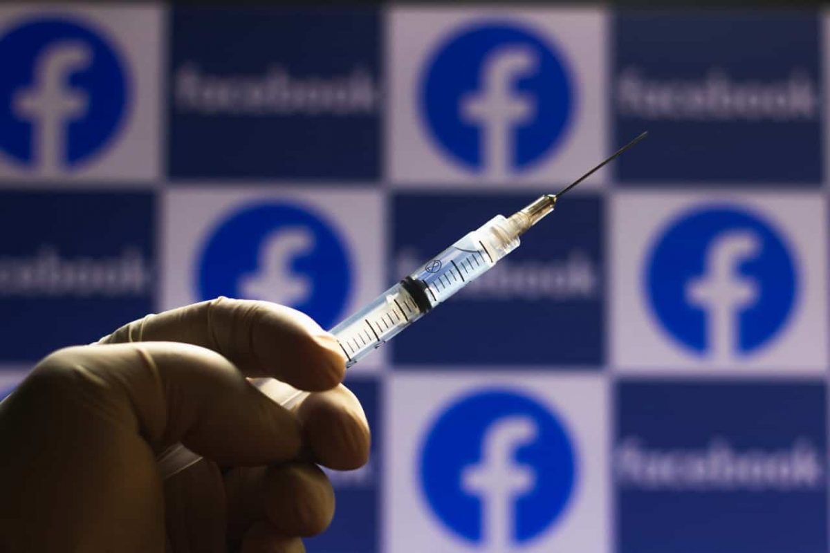 Biden dice: Facebook está matando gente, con desinformación de las vacunas